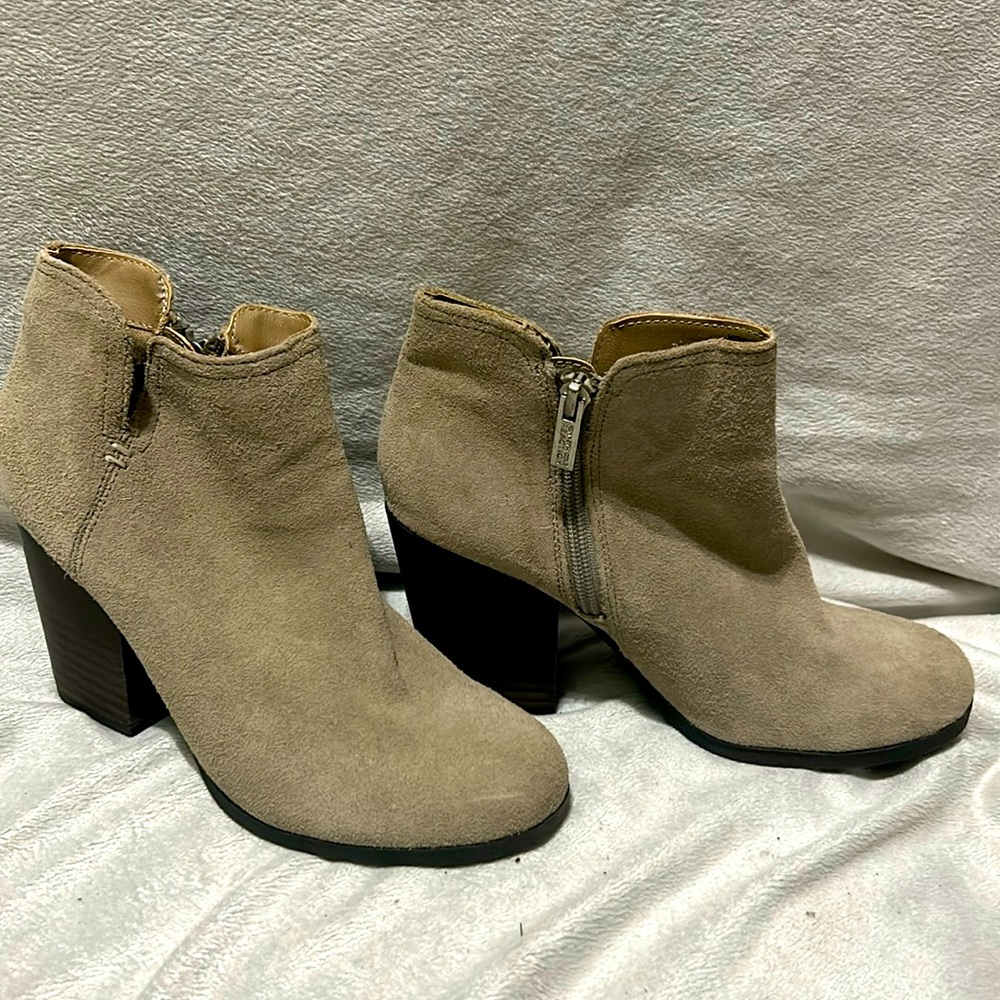 Taupe, colored, healed boot.